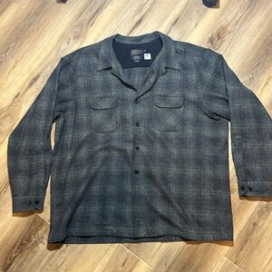 Pendleton men’s wool dress shirts. Great condition. ￼